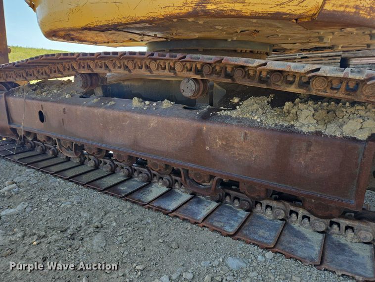 image for item DE2205 2001 Komatsu PC228USLC-3 excavator