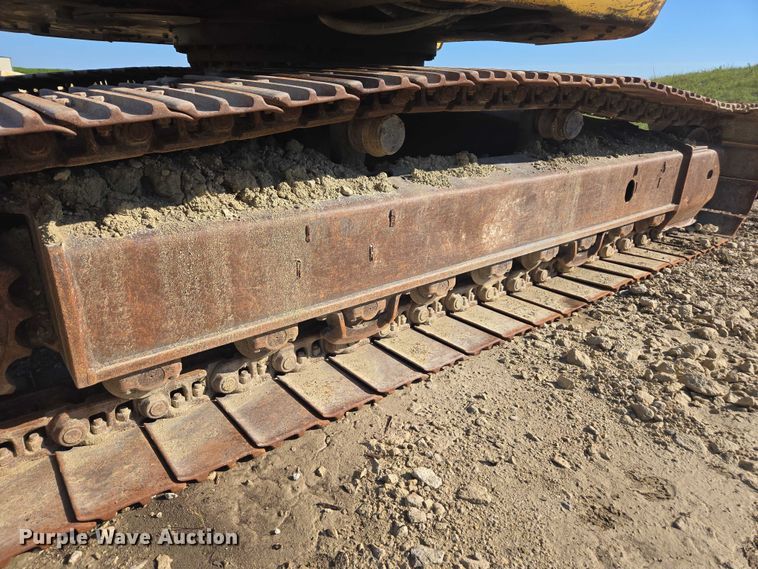 image for item DE2205 2001 Komatsu PC228USLC-3 excavator