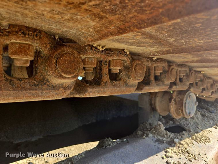 image for item DE2205 2001 Komatsu PC228USLC-3 excavator