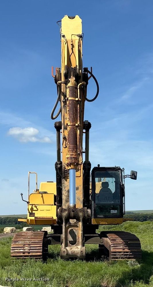 image for item DE2209 2006 John Deere 450C LC excavator