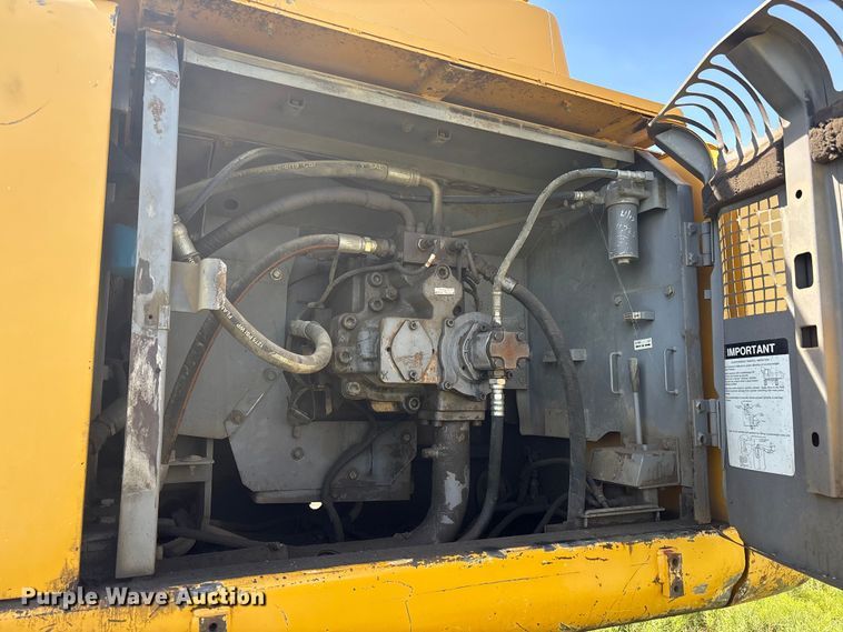 image for item DE2209 2006 John Deere 450C LC excavator