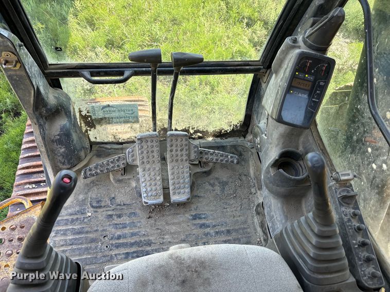 image for item DE2209 2006 John Deere 450C LC excavator