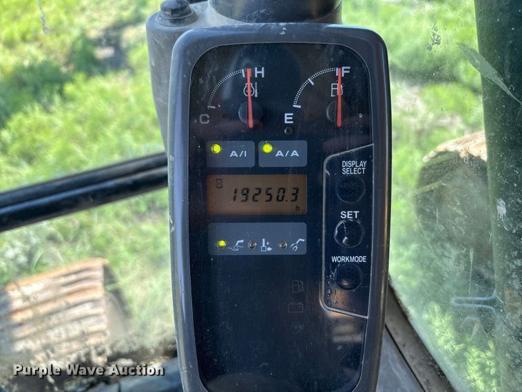 image for item DE2209 2006 John Deere 450C LC excavator