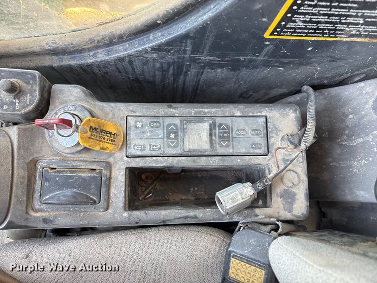 image for item DE2209 2006 John Deere 450C LC excavator