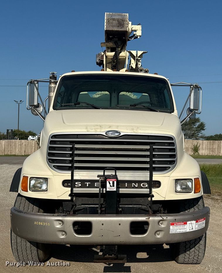 image for item DJ7754 2007 Sterling L-Line crane truck