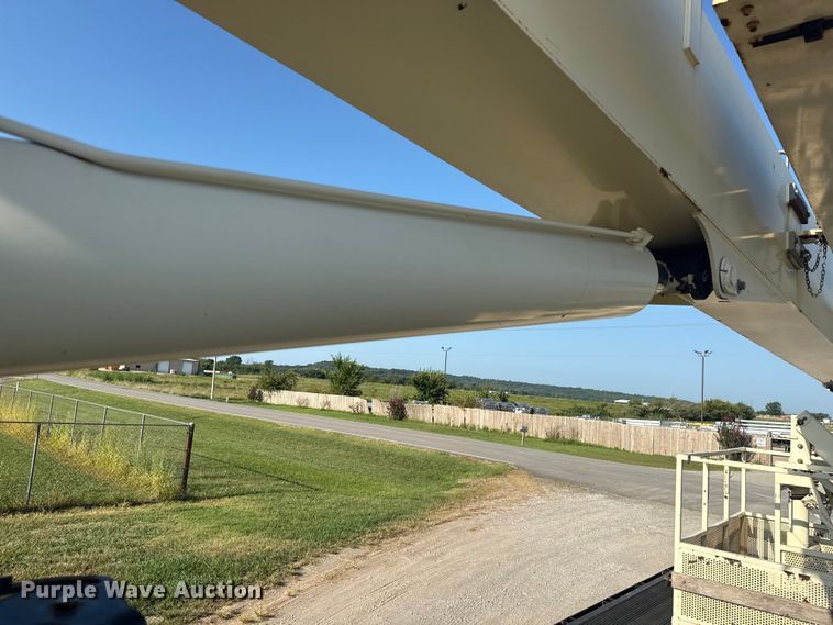 image for item DJ7754 2007 Sterling L-Line crane truck