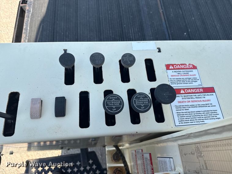 image for item DJ7754 2007 Sterling L-Line crane truck