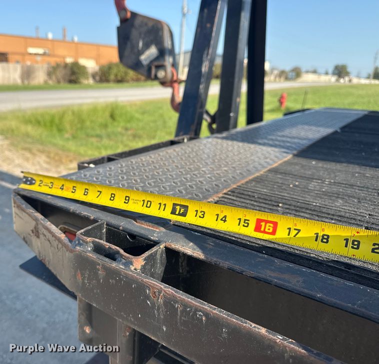 image for item DJ7754 2007 Sterling L-Line crane truck