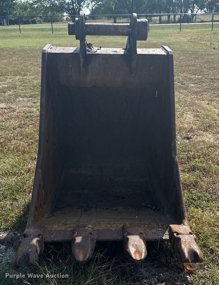 image for item DJ7764 Esco excavator bucket