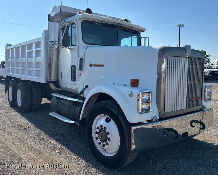 image for item DJ7771 1989 International F-9370 dump truck