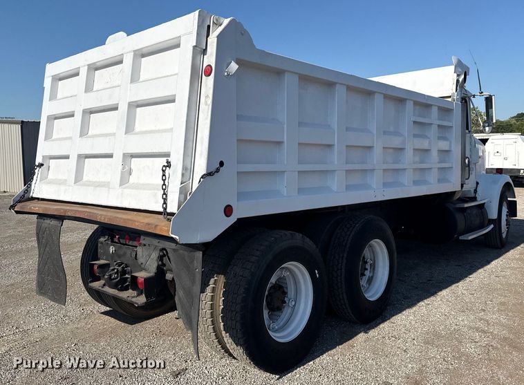 image for item DJ7771 1989 International F-9370 dump truck