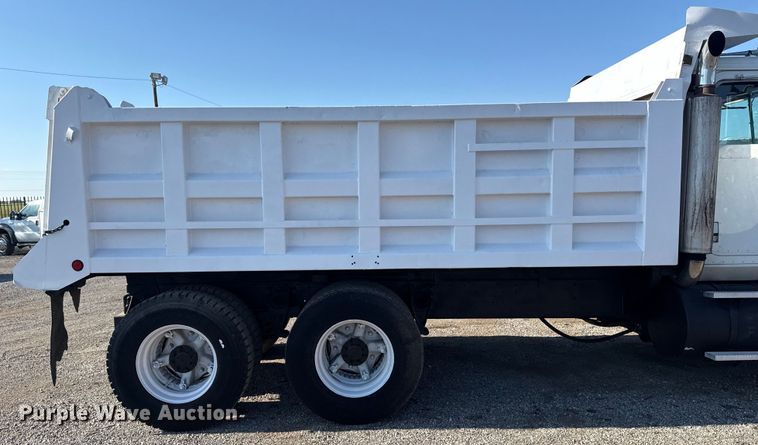 image for item DJ7771 1989 International F-9370 dump truck