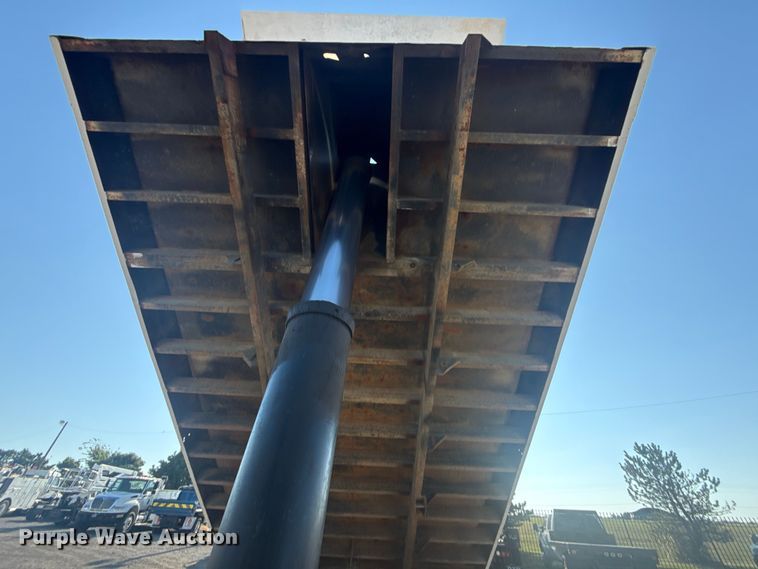 image for item DJ7771 1989 International F-9370 dump truck