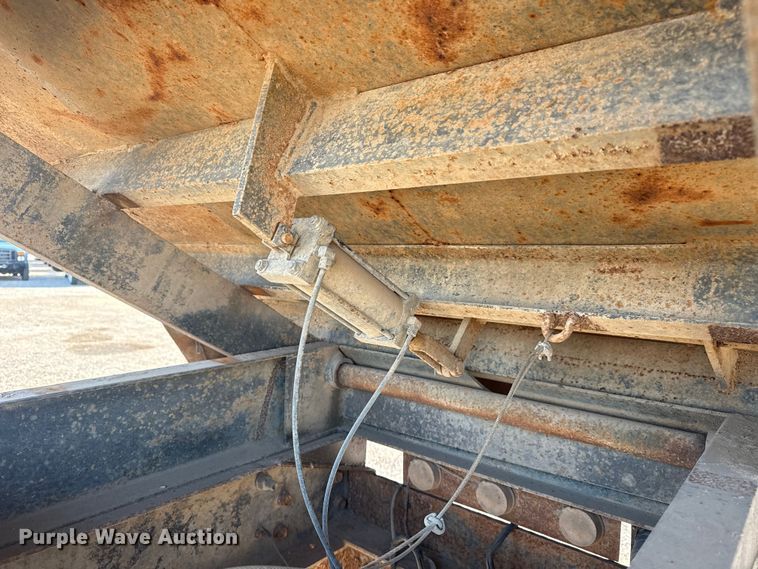 image for item DJ7771 1989 International F-9370 dump truck