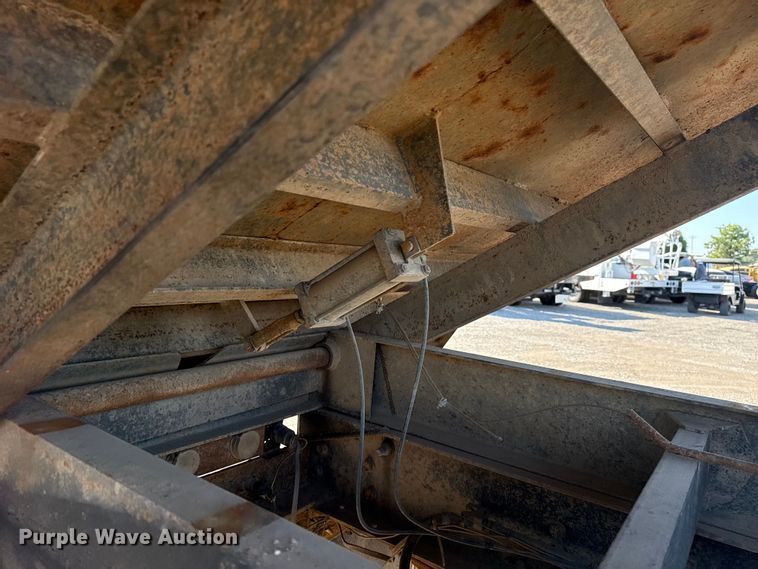 image for item DJ7771 1989 International F-9370 dump truck