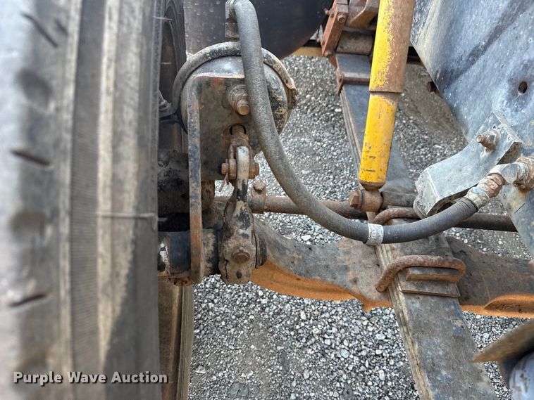 image for item DJ7771 1989 International F-9370 dump truck