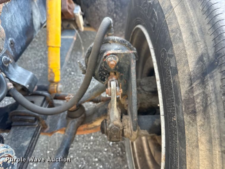 image for item DJ7771 1989 International F-9370 dump truck