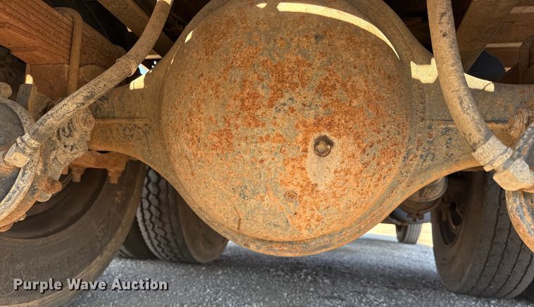 image for item DJ7771 1989 International F-9370 dump truck