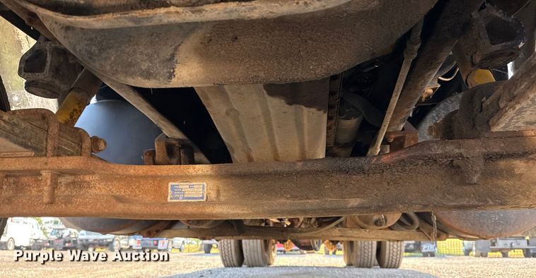 image for item DJ7771 1989 International F-9370 dump truck