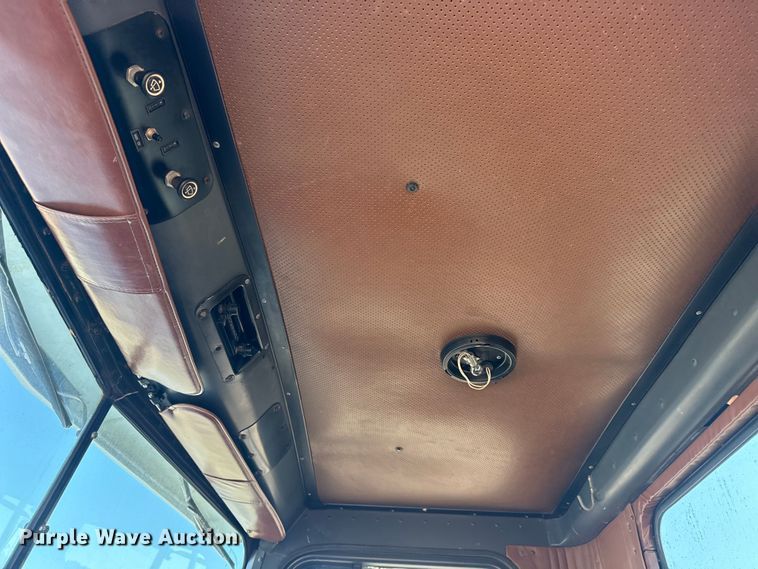 image for item DJ7771 1989 International F-9370 dump truck