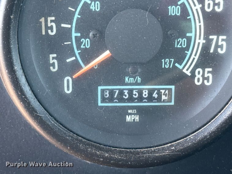 image for item DJ7771 1989 International F-9370 dump truck