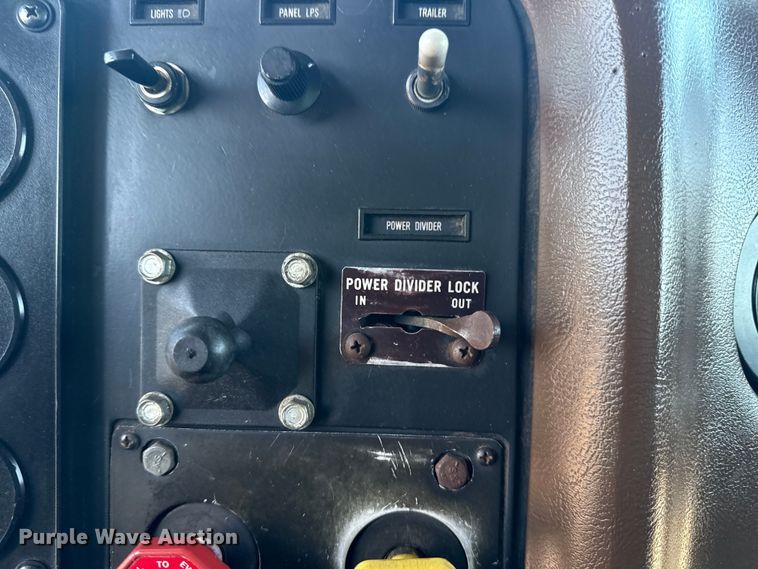 image for item DJ7771 1989 International F-9370 dump truck