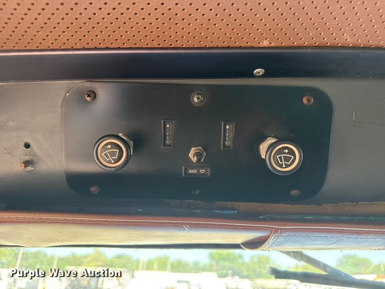 image for item DJ7771 1989 International F-9370 dump truck