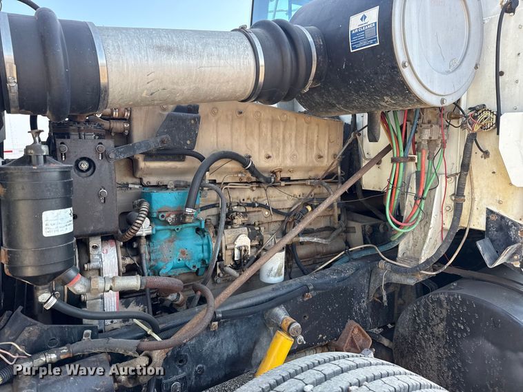 image for item DJ7771 1989 International F-9370 dump truck