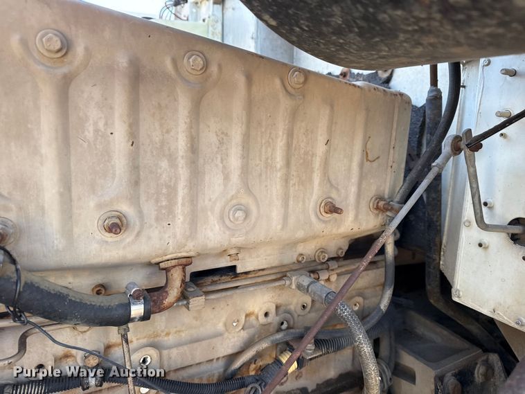 image for item DJ7771 1989 International F-9370 dump truck