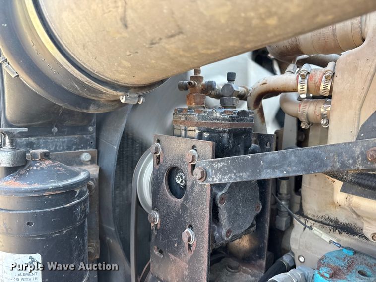 image for item DJ7771 1989 International F-9370 dump truck