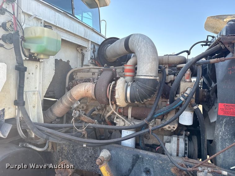 image for item DJ7771 1989 International F-9370 dump truck