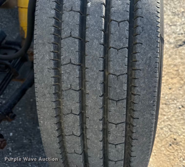 image for item DJ7771 1989 International F-9370 dump truck