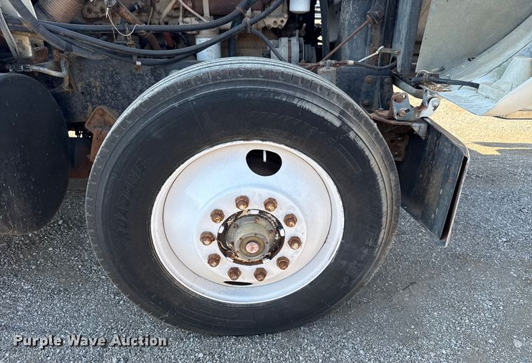 image for item DJ7771 1989 International F-9370 dump truck