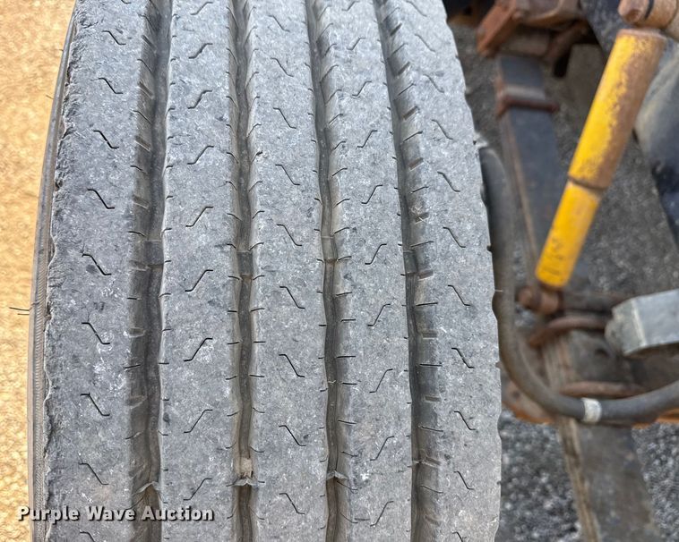 image for item DJ7771 1989 International F-9370 dump truck