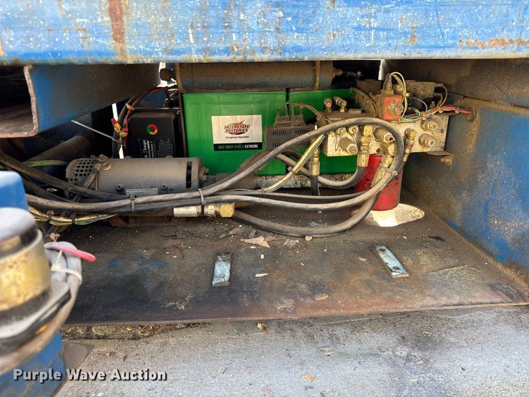 image for item DJ9711 Upright Inc MX19 scissor lift