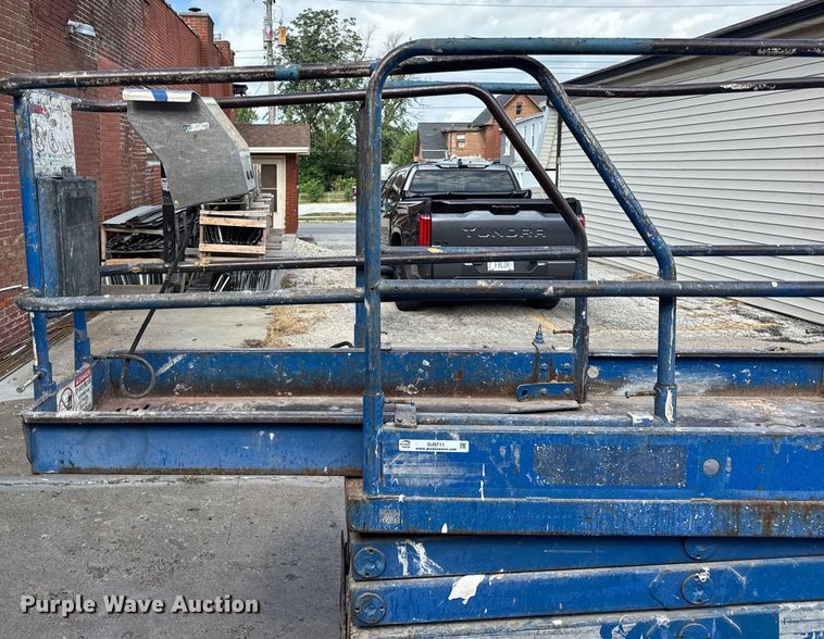 image for item DJ9711 Upright Inc MX19 scissor lift