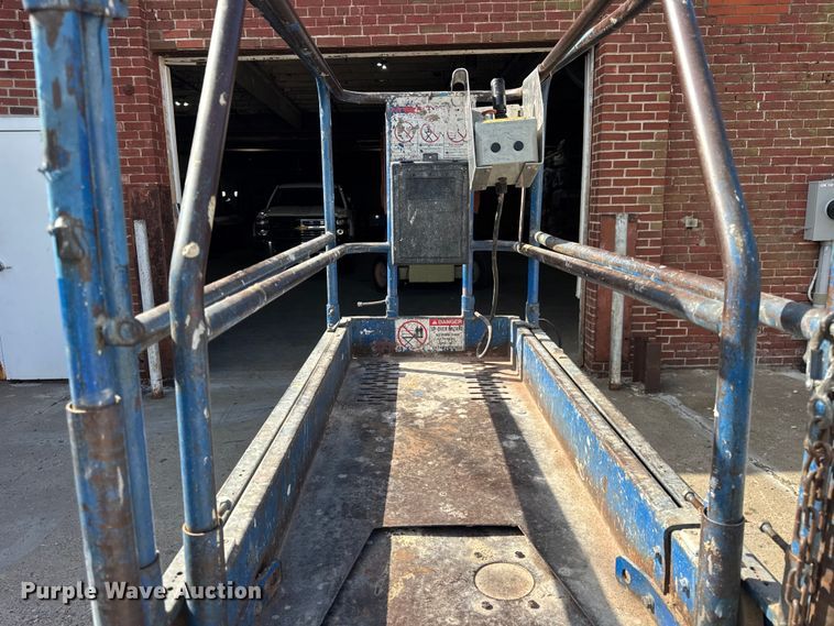 image for item DJ9711 Upright Inc MX19 scissor lift