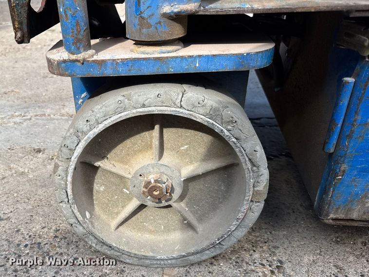 image for item DJ9711 Upright Inc MX19 scissor lift