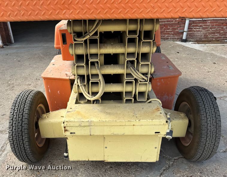 image for item DJ9712 1996 JLG 3369  scissor lift