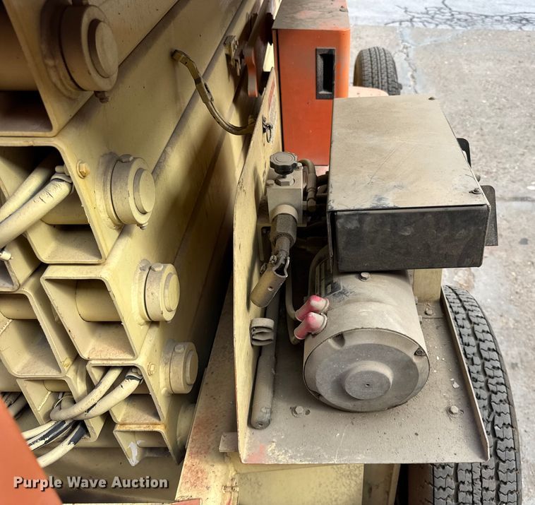 image for item DJ9712 1996 JLG 3369  scissor lift