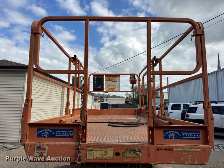 image for item DJ9712 1996 JLG 3369  scissor lift