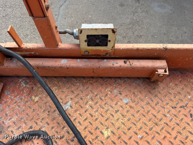 image for item DJ9712 1996 JLG 3369  scissor lift