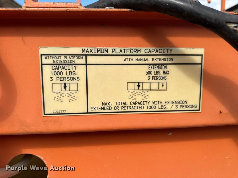 image for item DJ9712 1996 JLG 3369  scissor lift