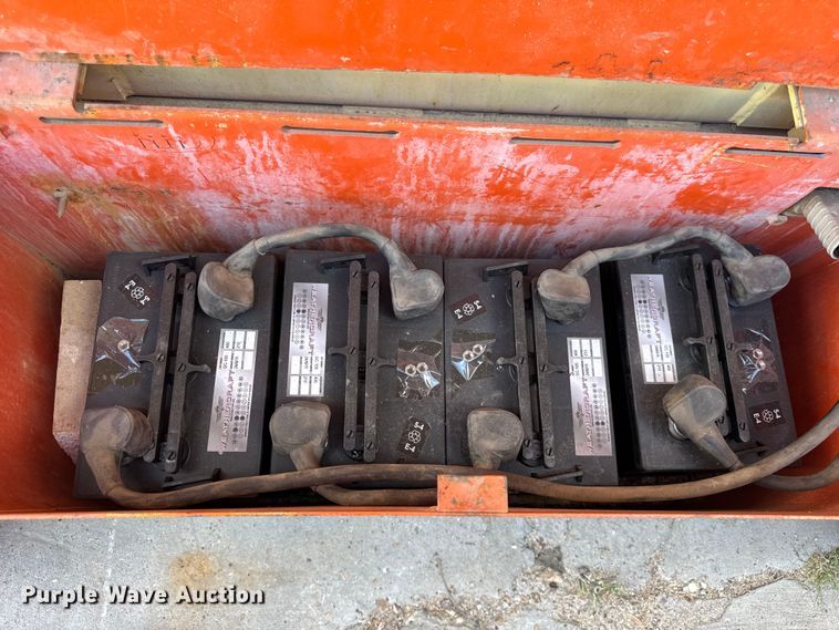 image for item DJ9712 1996 JLG 3369  scissor lift