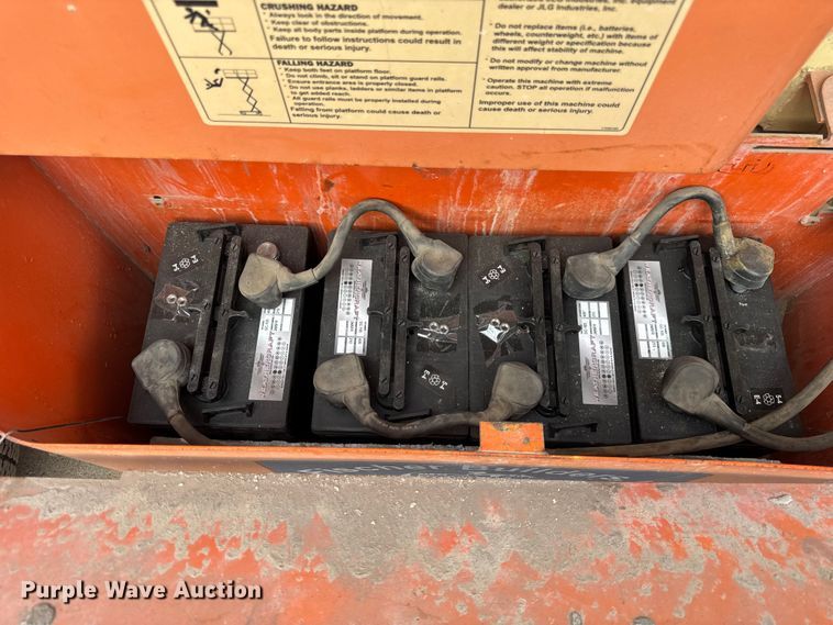 image for item DJ9712 1996 JLG 3369  scissor lift