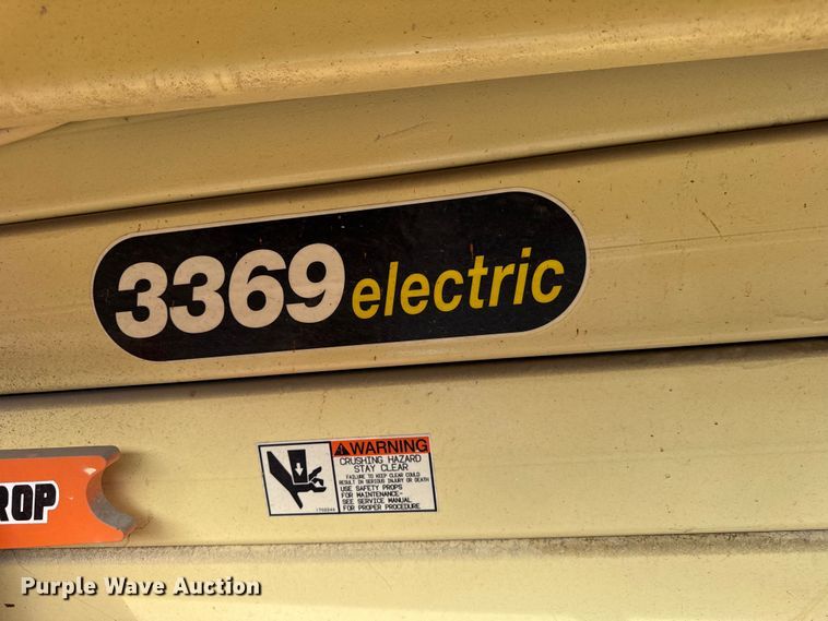 image for item DJ9712 1996 JLG 3369  scissor lift