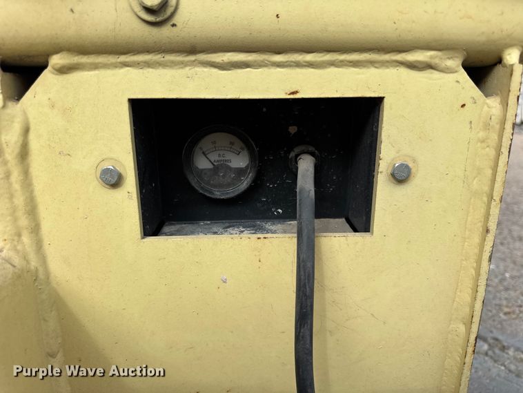 image for item DJ9712 1996 JLG 3369  scissor lift