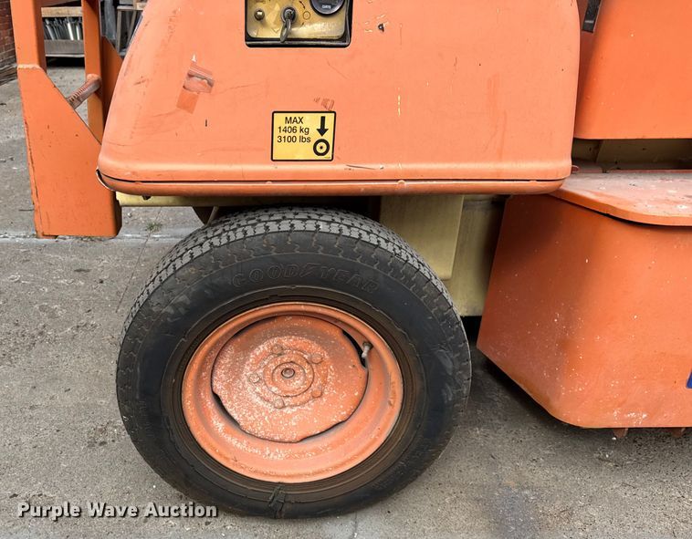 image for item DJ9712 1996 JLG 3369  scissor lift