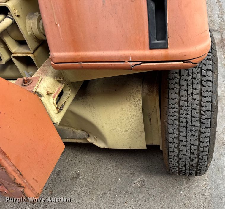 image for item DJ9712 1996 JLG 3369  scissor lift