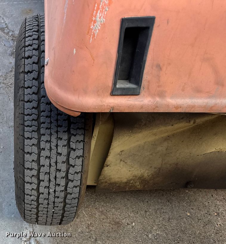 image for item DJ9712 1996 JLG 3369  scissor lift